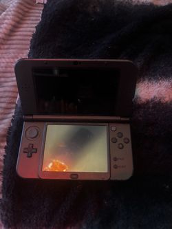 Nintendo 3DS XL.