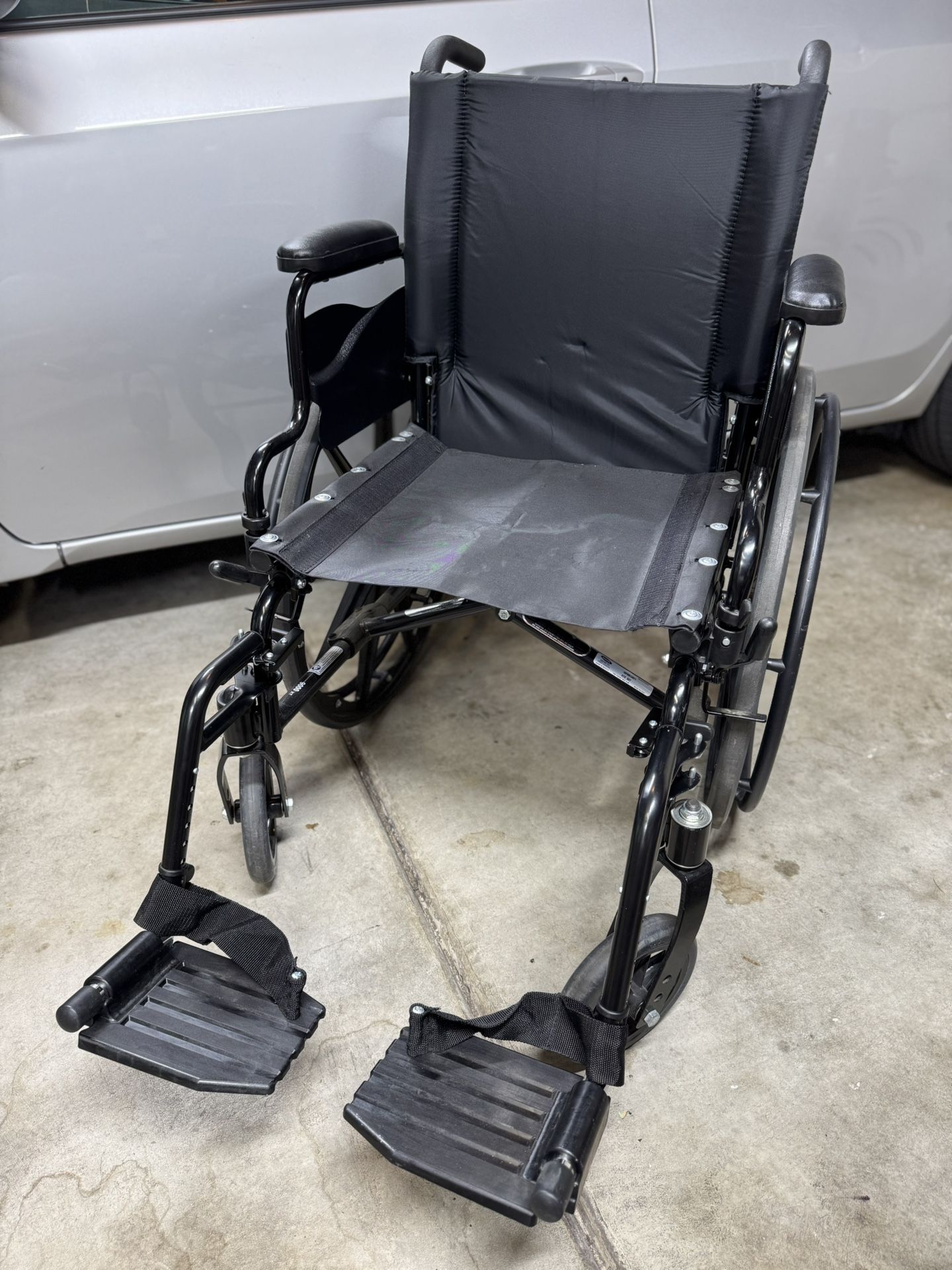 INVACARE 9000XT Wheelchair w/ Leg Rests
