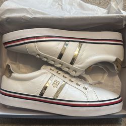 Tommy Hilfiger Shoes 10M