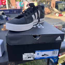 Adidas Men’s Shoes Brand New In Box Size 11 