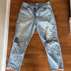American Eagle Womens Size 12 Short Curvy Mom Jeans High Rise Distressed