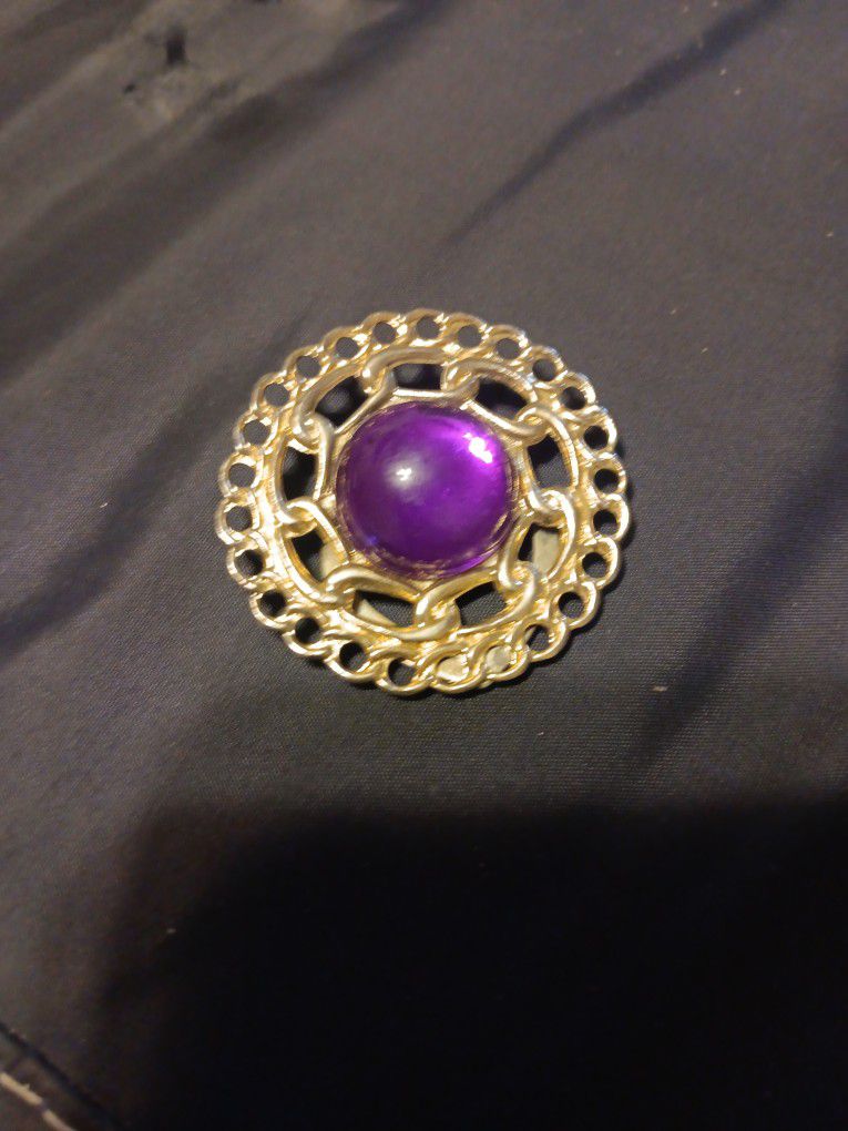 
lumikitsu
Updated Mar 16
Vintage Costume Jewelry Gold-tone Dress Clip Brooch Purple Glass Stone