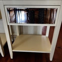 Side table/night stand