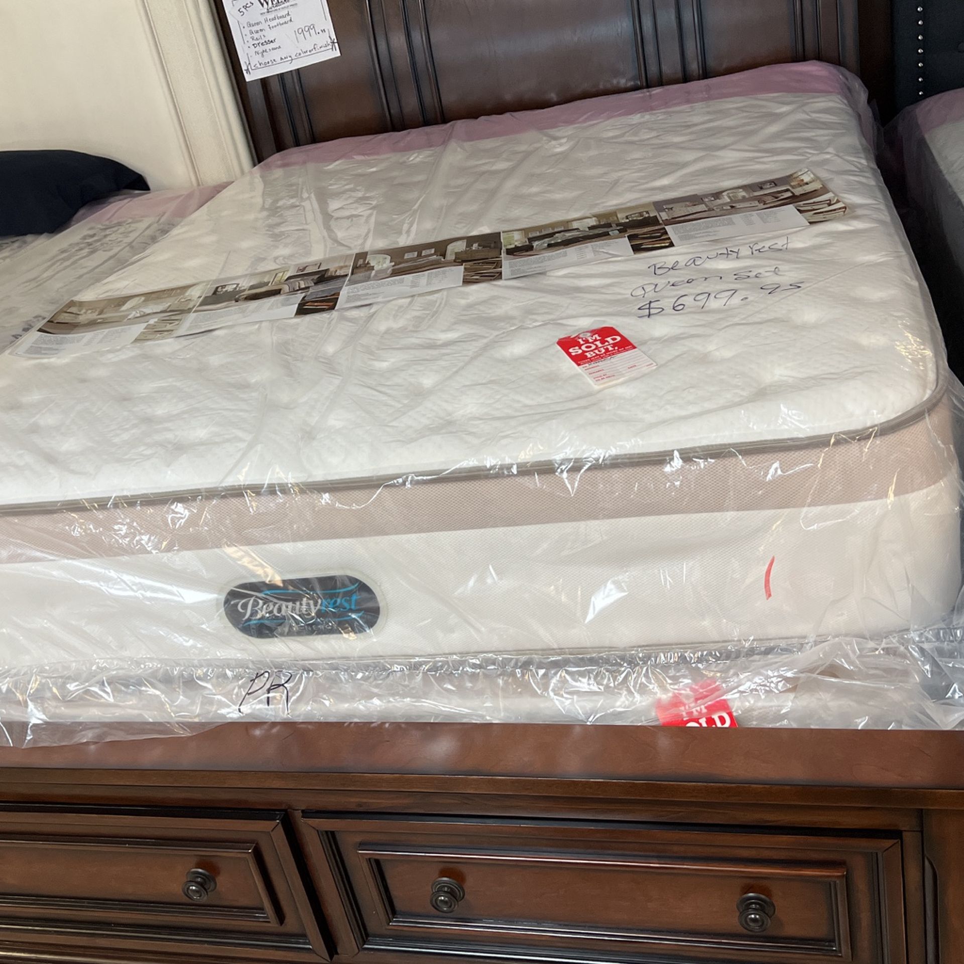 Brand New Simmons Mattress And Boxspring Queen Or King For 699