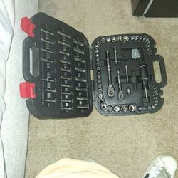 Husky 100piece 1/4 In AND 3/8 In Drive Mechanics ToolSet