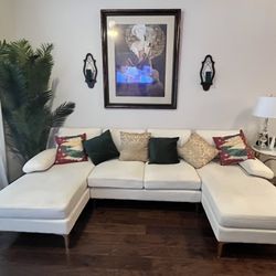 Like New -  Sectional Sofa  , Washable Cushions 