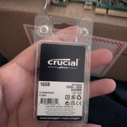 (2) Crucial 16GB DDR4 SODIMM 