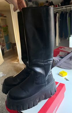 Platform boots