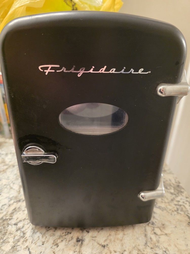 Frigidaire Mini Fridge