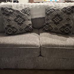 Like New Couches 2 Sofas