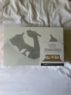 Pokémon Sword & Shield Ultra-Premium Collection - Charizard