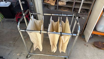 Laundry cart with 3 bags