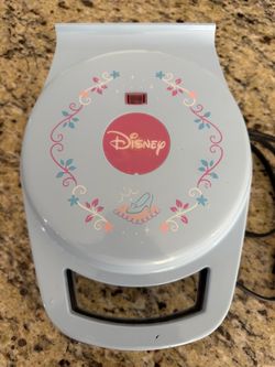 Vintage 2005 Disney Cinderella Design Waffle Maker- Model: 55200 - Works! EUC