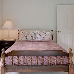 Full Size Bed And Bureau