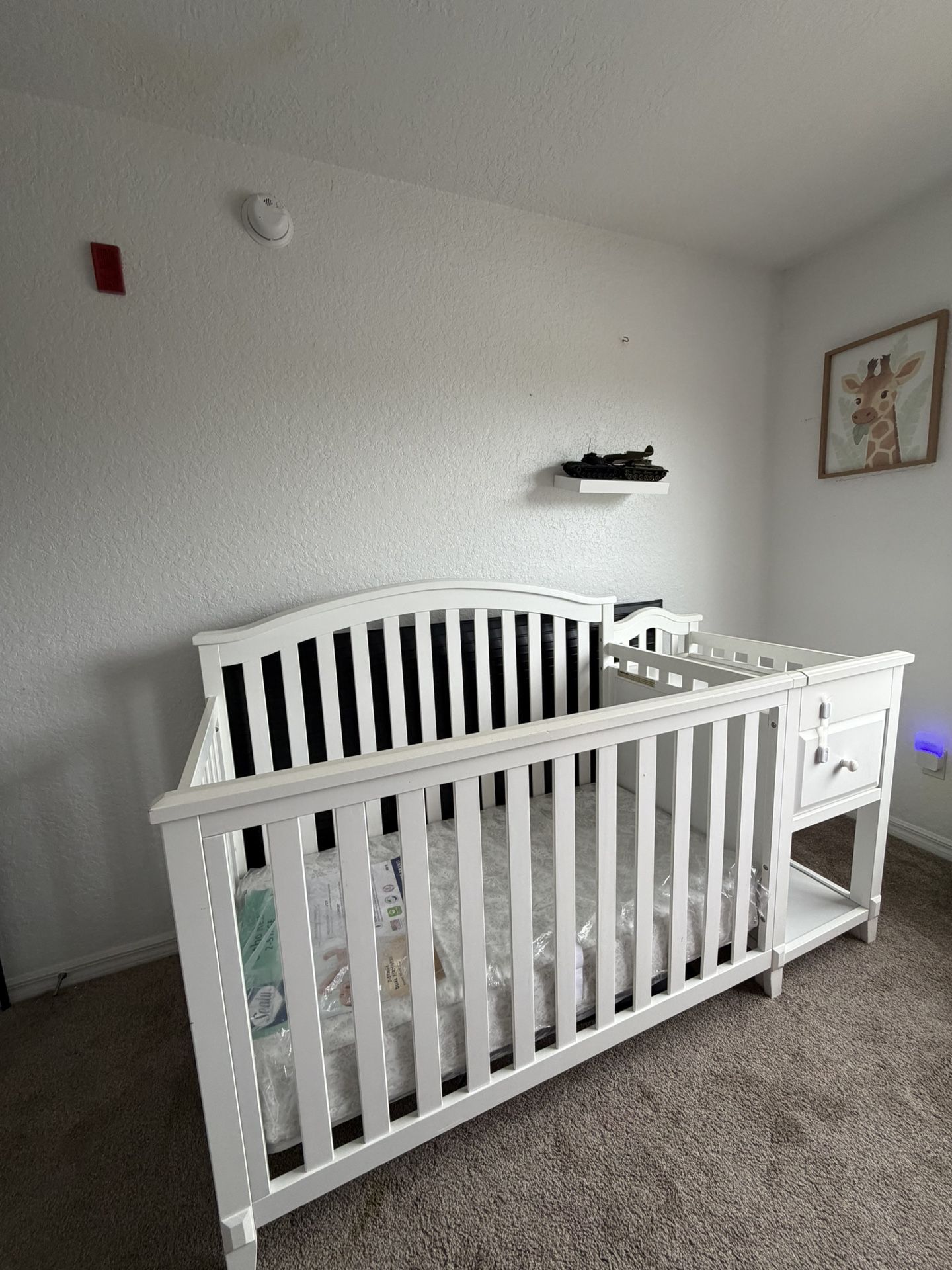 Like-New Crib + Brand New Sealy Mattress β FOR SALE