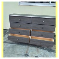 8 drawers dresser / Eight drawers dresser