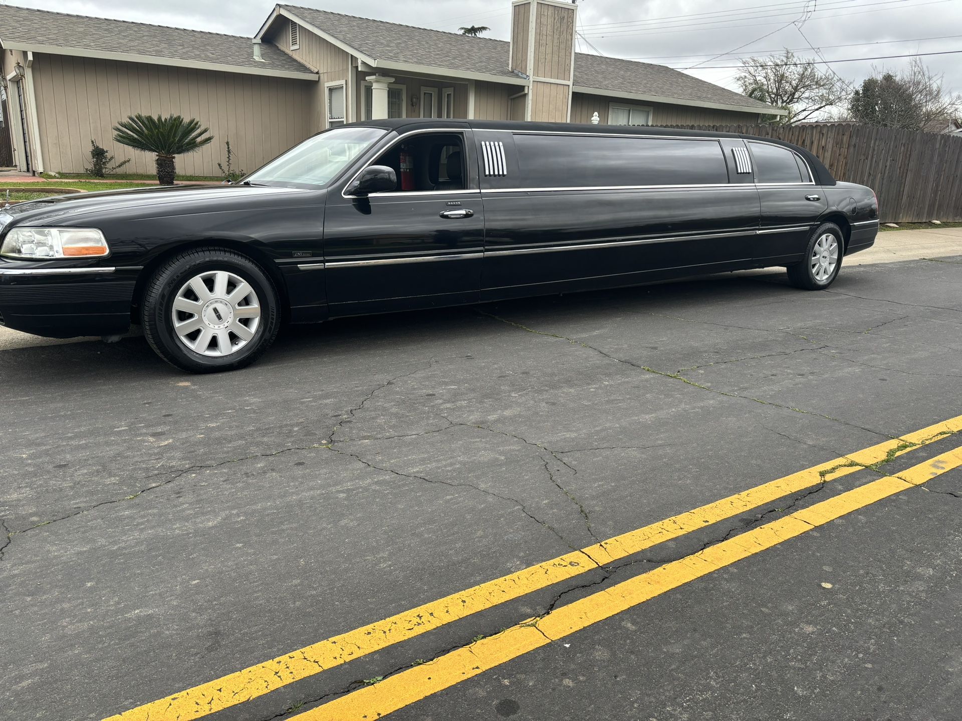 2004 Lincoln Limousine for Sale in Citrus Heights, CA OfferUp