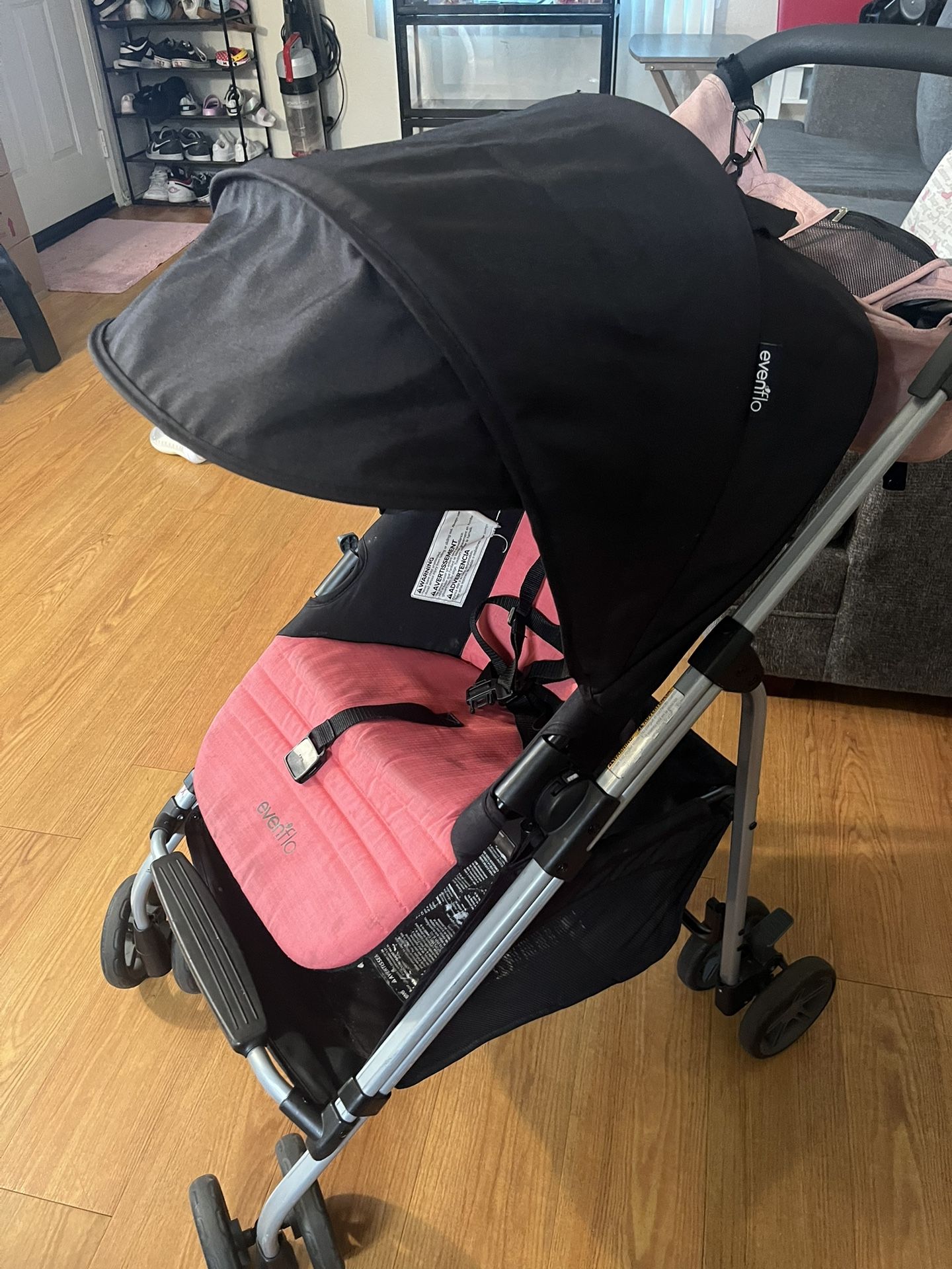 EvenFlo  Stroller (reversi)