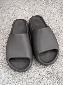 Yeezy Adidas Slides Size 9W/7M