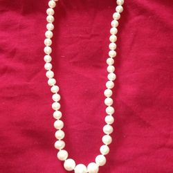 Two VINTAGE PEARL NECKLACES