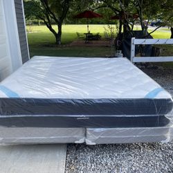 DreamCloud Premier King Mattress