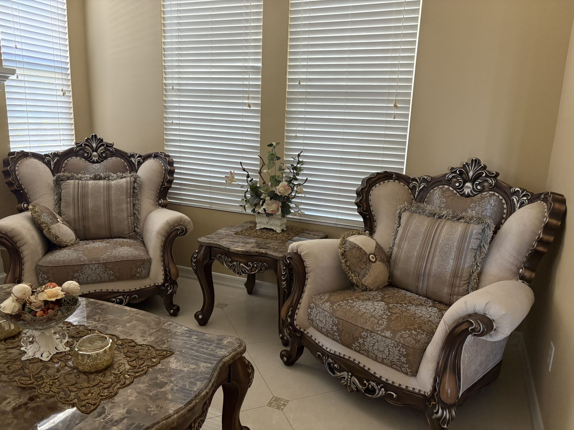 Living Room & Dining Room Furniture 