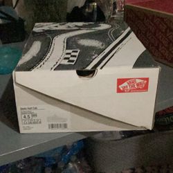 VANS . Skateboarding Shoe 4.5