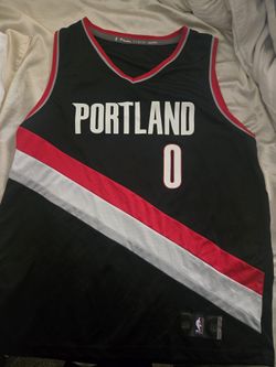 Damian lillard Portland Jersey Size (L)