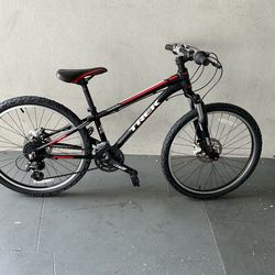 BICYCLE TREK 21 SPEED SIZE 24 BRAND NEW