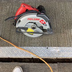 Used 1 Time 7 1/4 Skillsaw. 