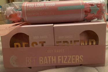 2 bath fizzers with free bath confetti!!