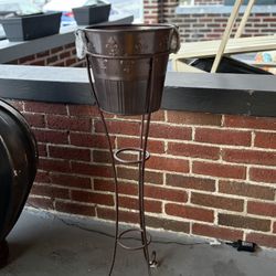 Decorative Metal Planter w/ Stand – Bronze Finish – Fleur-de-Lis Design