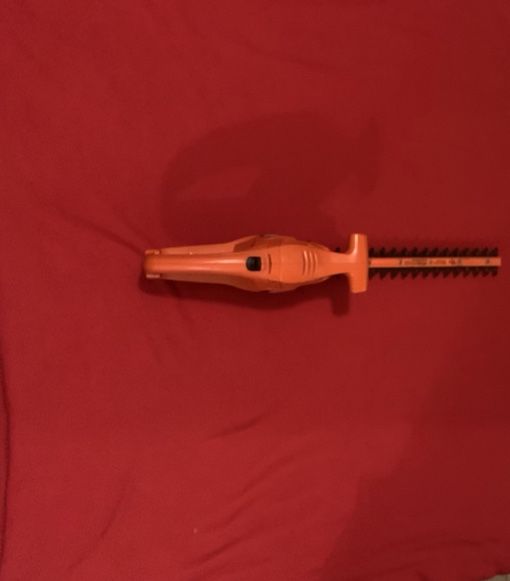 BLACK+DECKER 16inch 120v Hedge Timmer