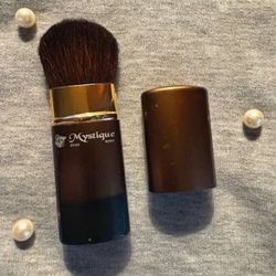 Mystique Retractable Make-up Brush Brown *New