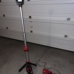 Milweuakee M12 Tower Light