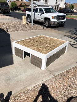 Outdoor daybed