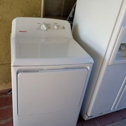 Brand New Hotpoint Dryer 60 Day Guarantee $180has A Small Dent 
