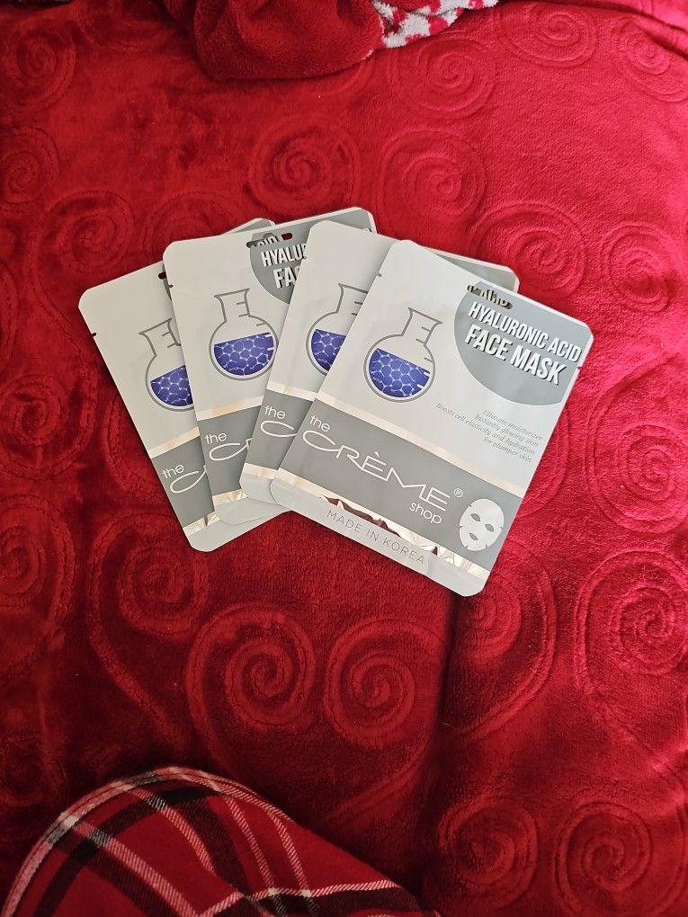 ✨️🎁 THE CREME SHOP HYALURONIC ACID FACE MASK
