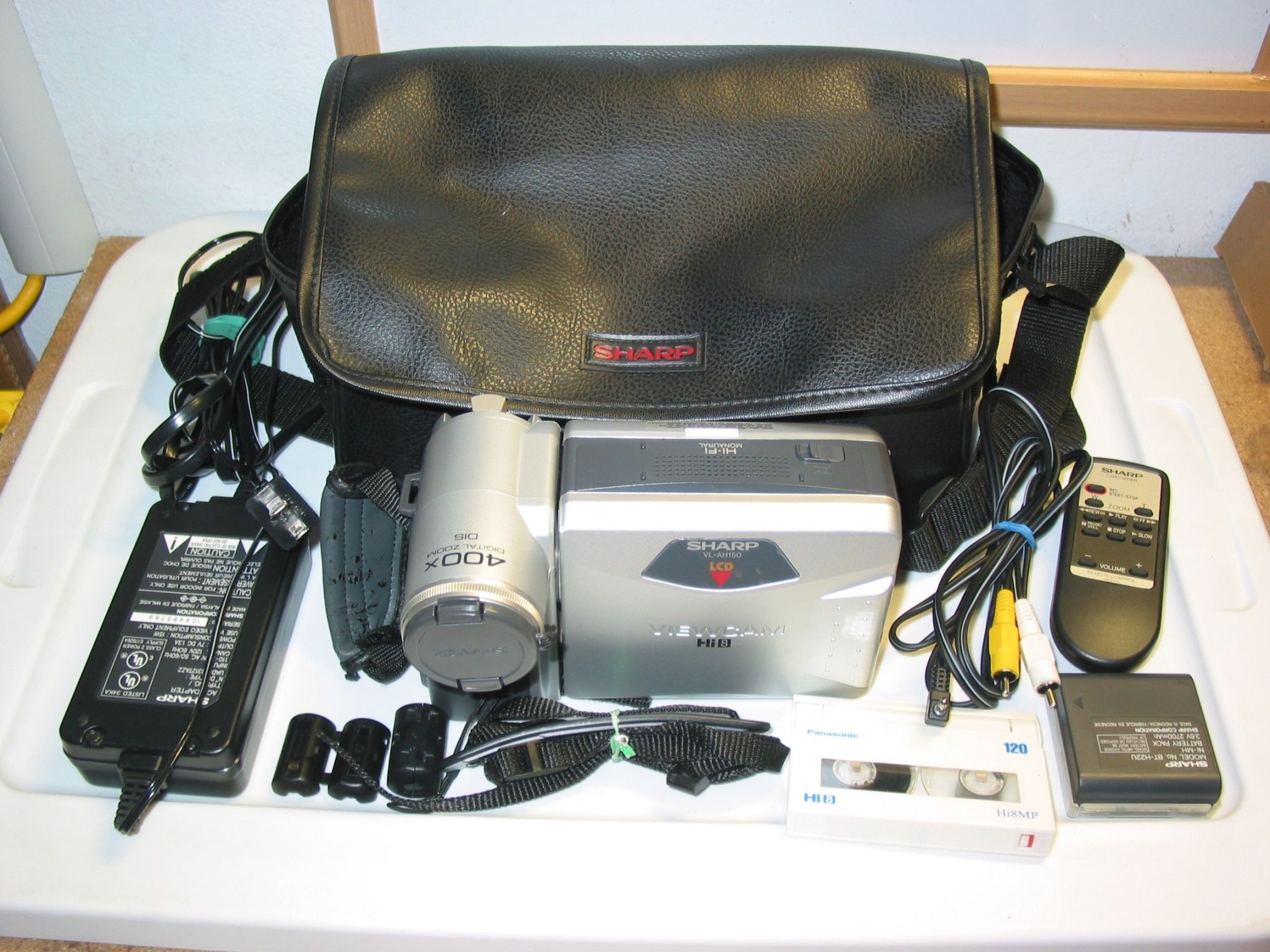 Sharp ViewCam VL-AH150U Hi8 Video8 Video camcorder 8mm Cassette Playback Tape Player Camera