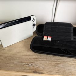 Nintendo Switch OLED Bundle – Great Condition