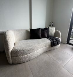 MOVING SALE – FULL APARTMENT SETUP