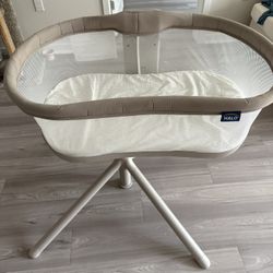 HALO Innovations BassiNest Swivel Sleeper 3.0 Baby Bassinet - Gray