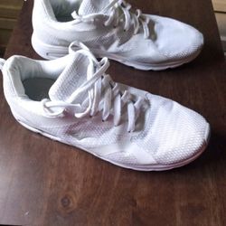 Ladies Sneakers Size 8