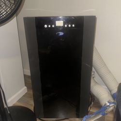 WYNTER  14,000 BTU  PORTABLE AIR CONDITIONER