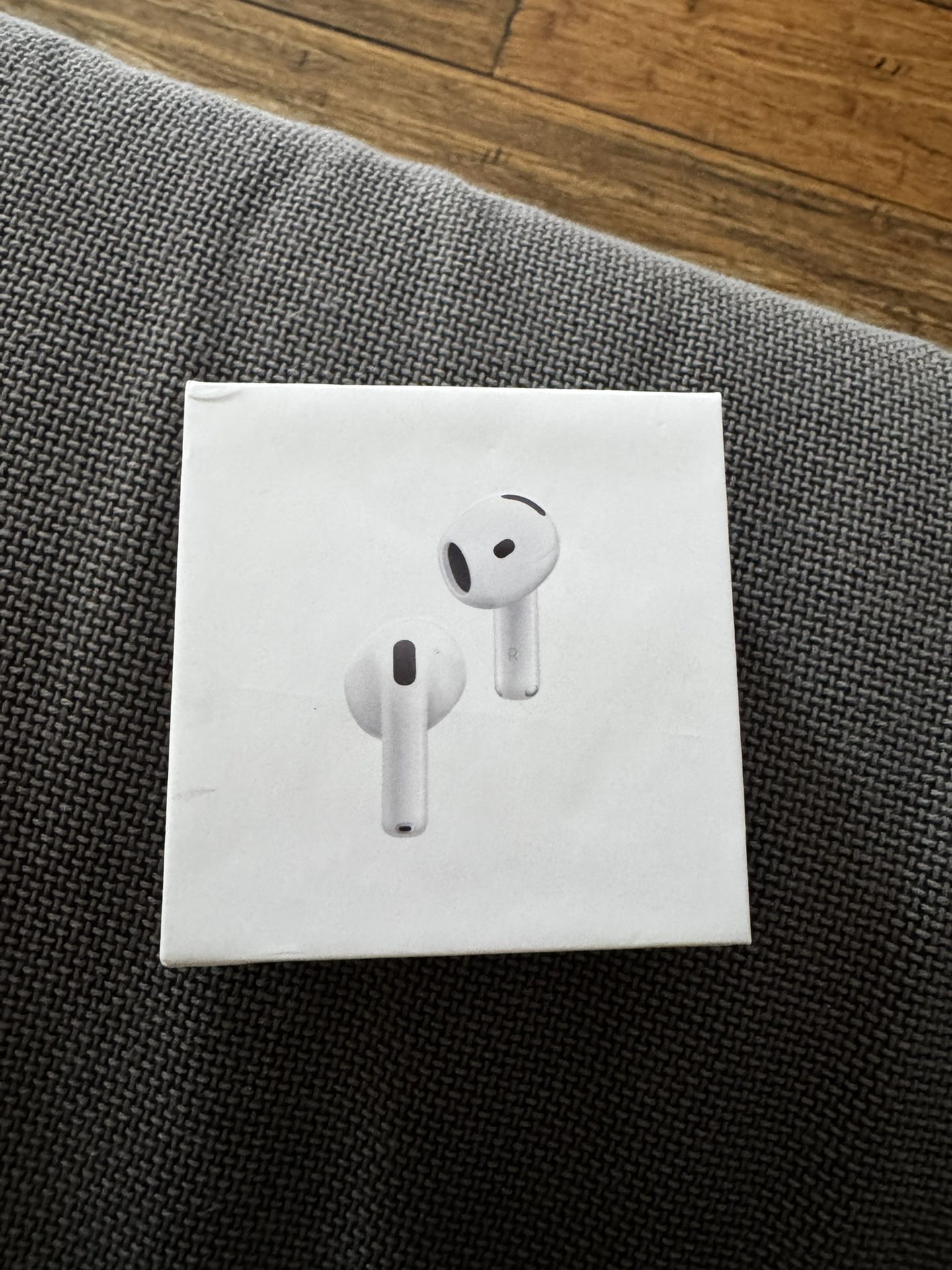 AirPods 4