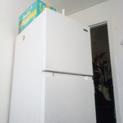 Vissian Refrigerator 