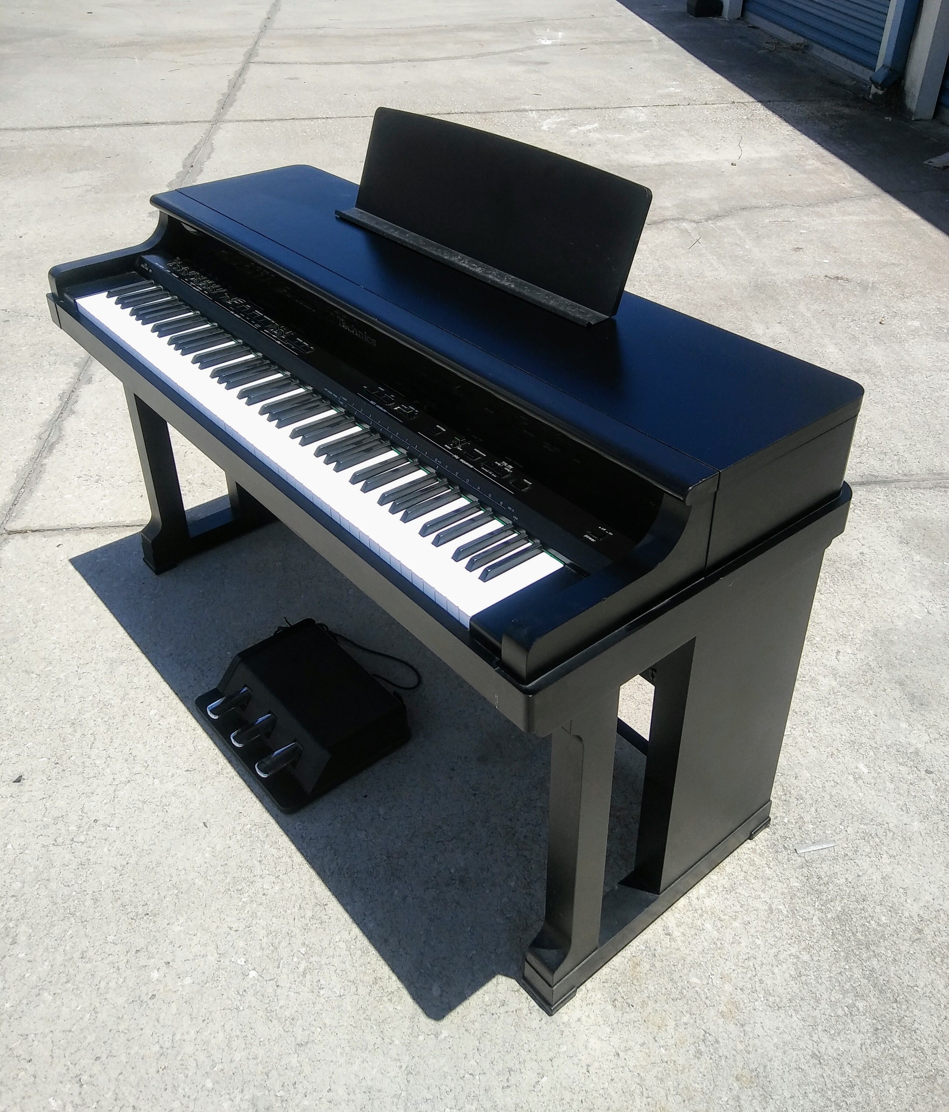 TECHNICS SX-PX1M DIGITAL PIANO
