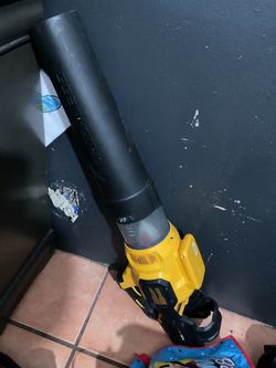 DeWalt Cordless Leaf Blower
