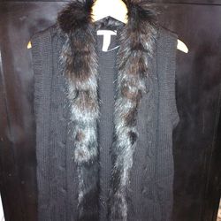 Women's Knitted Vest With Fur
