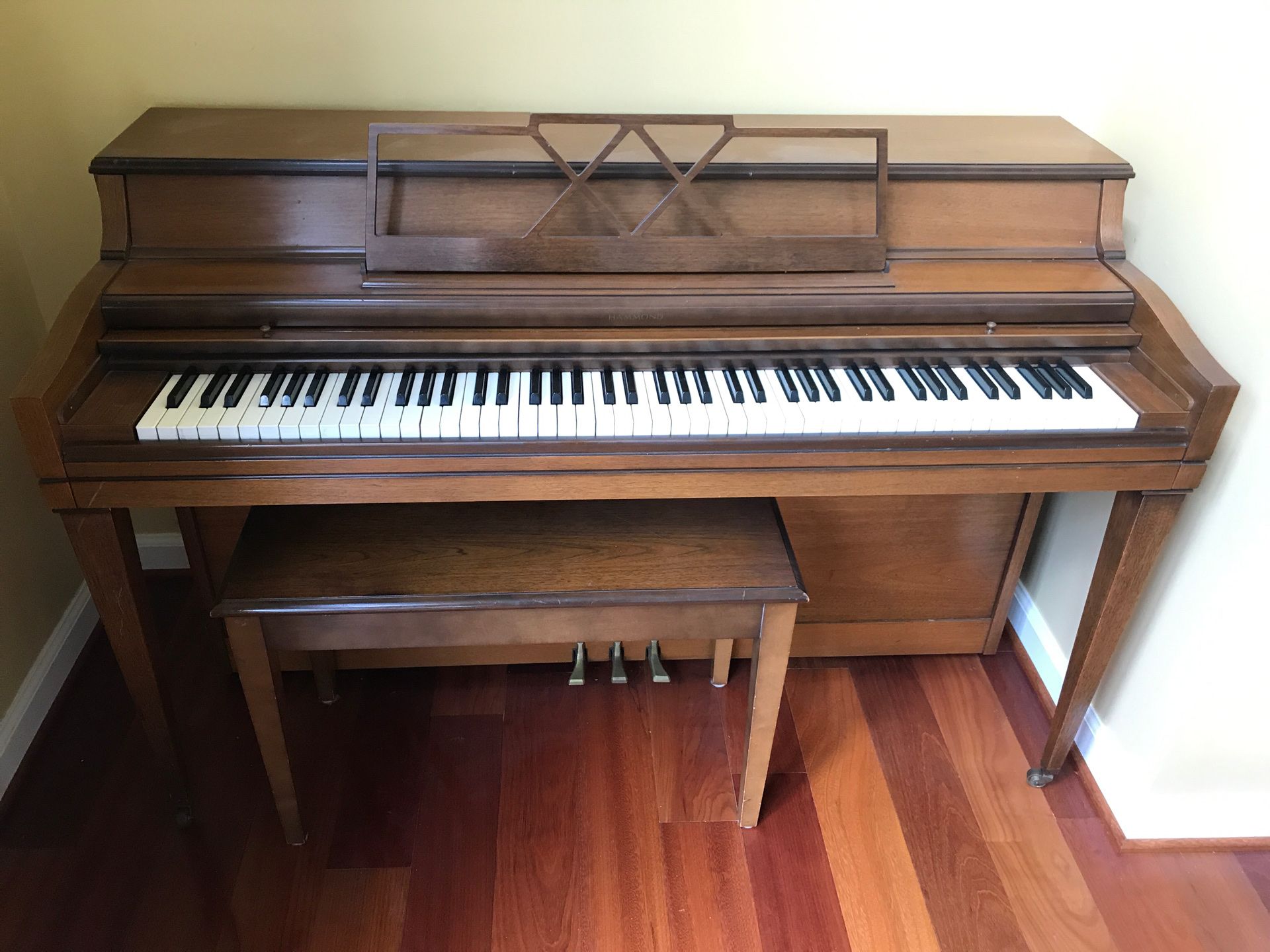 Hammond Piano